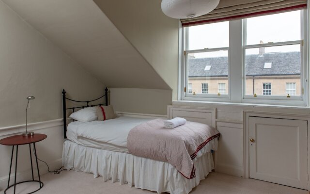 Stunning 4 Bedroom Central Edinburgh