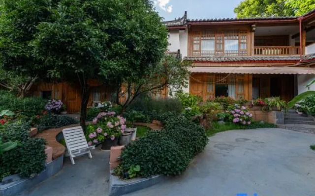Miaoyuan · Shanqu Pavilion | Light Luxury Garden Accommodation (Lijiang Ancient City South Gate )