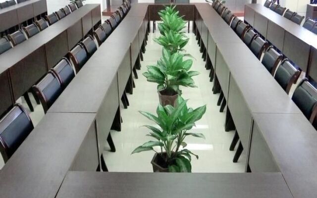 东兴王朝大酒店