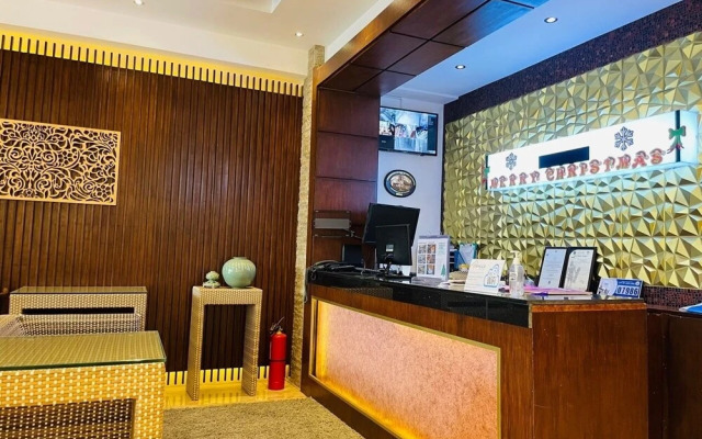 Attic Capsule Hotel