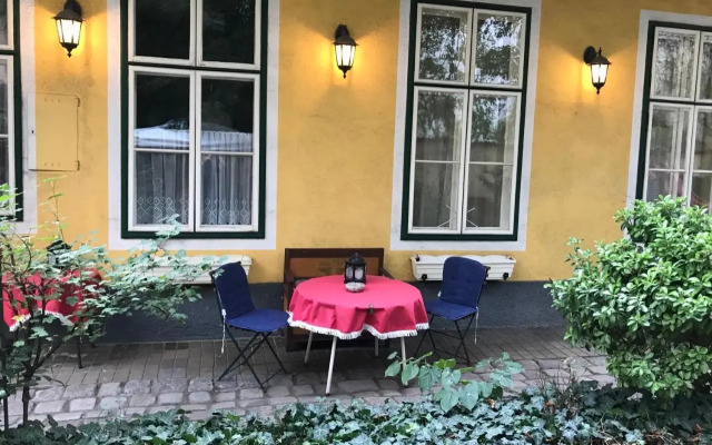 70m² Großes Apartment Mit Gartenzugang