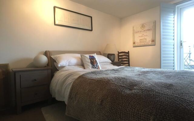 Stylish Brixton 1 Bedroom Flat With Terrace