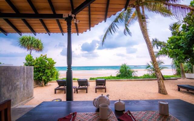 Blue Parrot Beach Villa