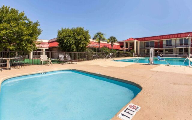 Ramada by Wyndham Santee I-95