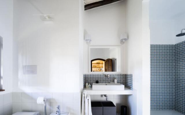 Exclusive seafront villa with private pool-VILLA LUNA BLU