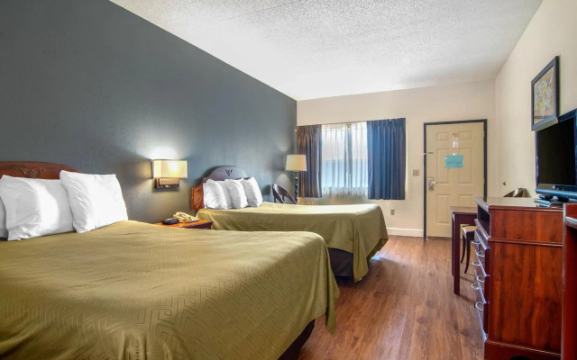 Econo Lodge Inn & Suites near Chickamauga Battlefield