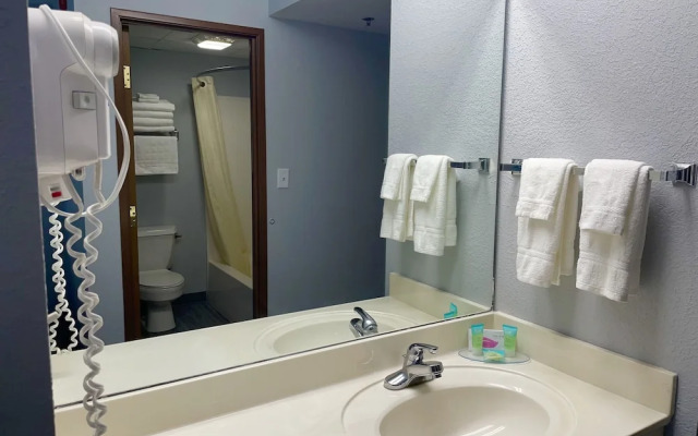 Schmidt's Creek Hotel