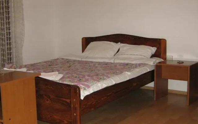 Guesthouse Sokolac N