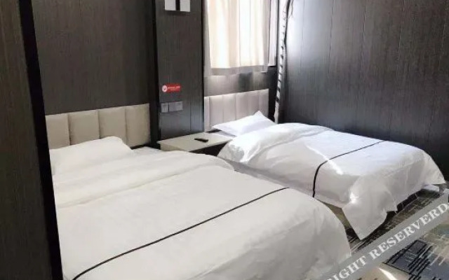 Week 8 Express Hotel (Yancheng High Speed Railway Station)