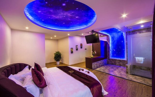 Dream In Jiangnan Hotel