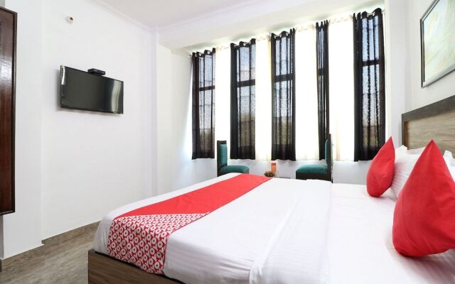 OYO 49750 Surya Inn