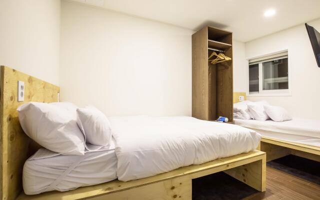 Step Inn Myeongdong 2 - Hostel