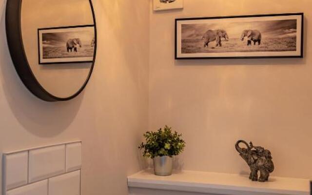 Luxury Southampton house with garden and parking