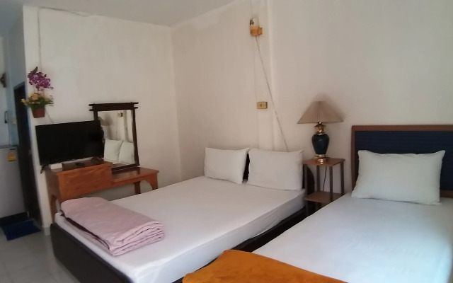 OYO 654 Samanmit Inn Hotel