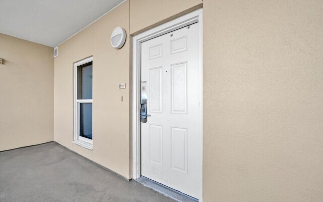 Majestic Beach Towers 1-1304