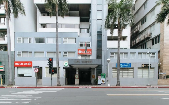 RedDoorz Premium near Greenbelt Makati
