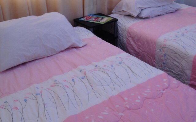 White House Cubical Hotel