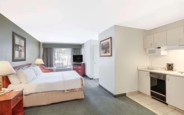 Hawthorn Suites by Wyndham Sacramento