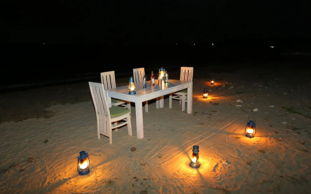 Kay Jay Beach House - Pasikudha