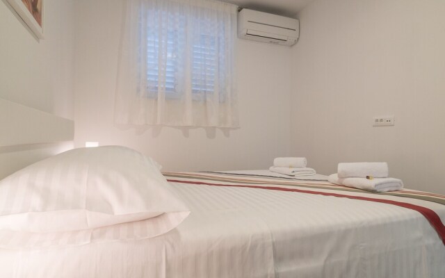 Drop In Split Apartments