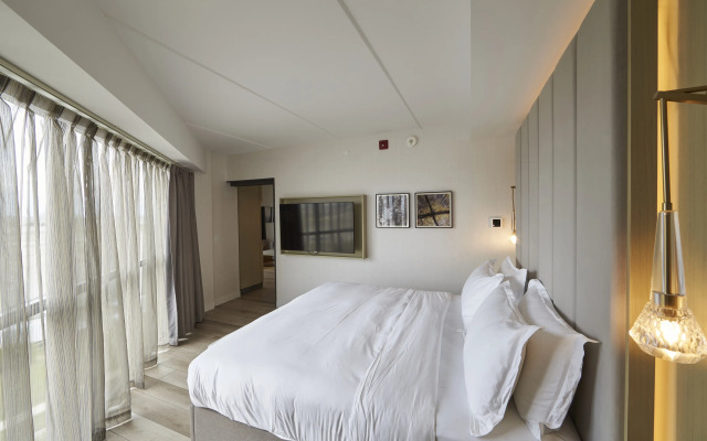 Bloom Mississauga, Tapestry Collection by Hilton