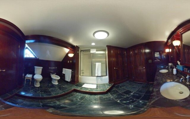 Herrold on Hill Bed and Breakfast