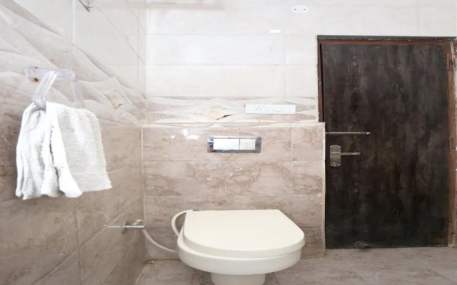 Hotel Royal Blue By OYO Rooms