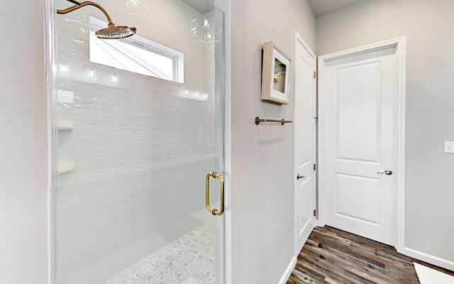 Canal-Front - 3 Br Home