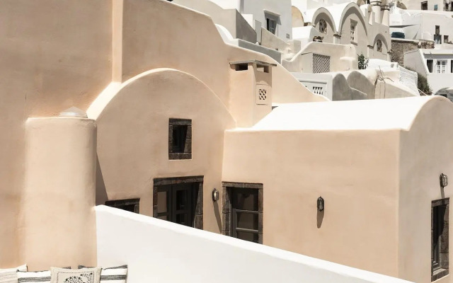 Armenaki -  Adults Only