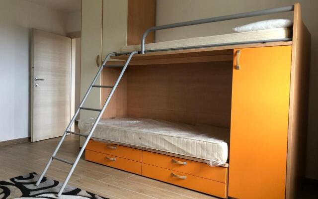 Casa indipendente su due livelli in Liguria-vista mare 6-7 Posti