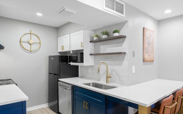 Chic Condo Retreat in Central Buckhead Atlanta