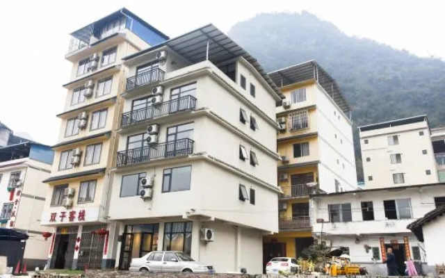 Yangshuo Monsoon Homestay (Eternal Scenery District Branch)