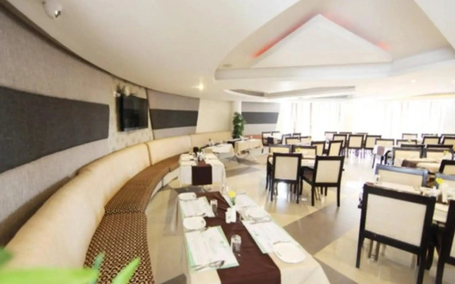 Hotel White Dammar