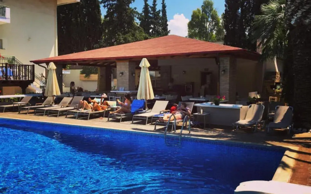 Green Hill Hotel