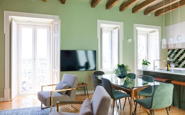 Lisbon Panoramic View -3Bedrs+3Baths+ Balconies+AC