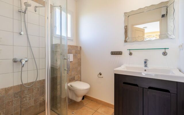 Villa in Montbrun With Pool and Mountain Views