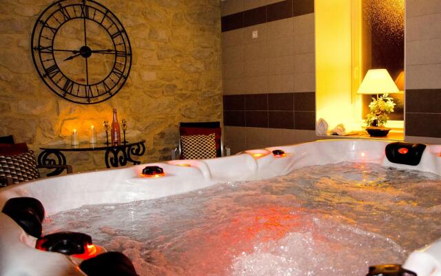 Hotel Aux Berges de l'Aveyron