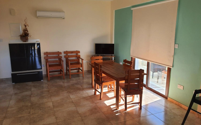 JOANNA SUNSET APTS Pomos