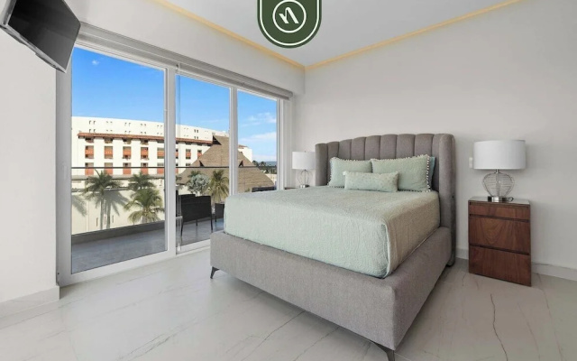 Tropical 2 BR Retreat - Close to the Beach - Pool