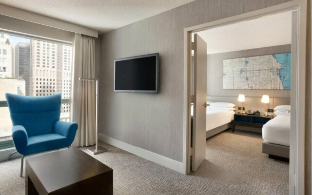 Hilton Chicago/Magnificent Mile Suites