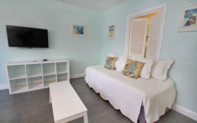 Hollywood Beachside Boutique Suites