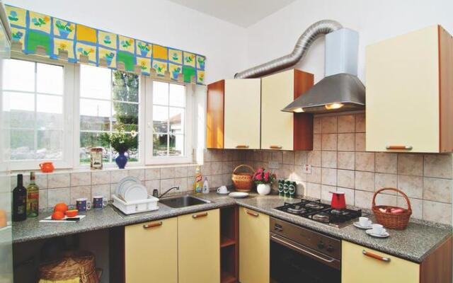 Country Club La Mesteceni