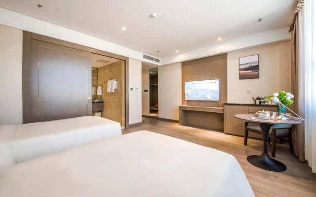 Yangjiang Jiangcheng Junyi Square Atour X Hotel