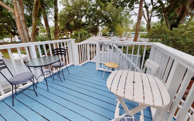 712 2nd Avenue - Upper