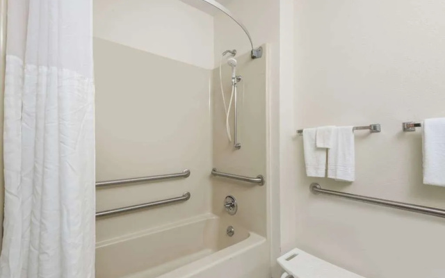 Days Inn by Wyndham Ashland