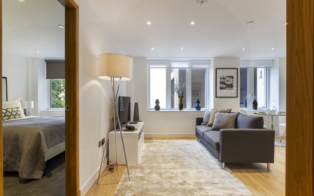 Fetter Lane Apartment