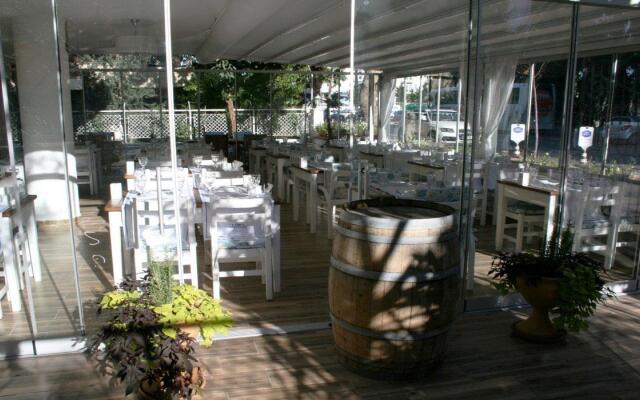 Sare Beach Hotel