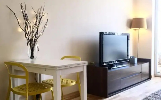 ClickTheFlat Artistic Estate Apartment