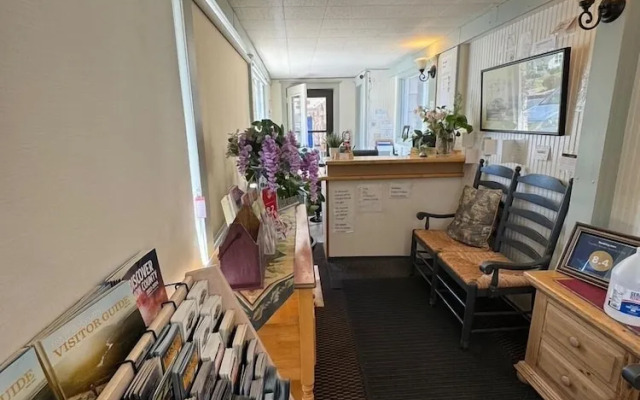 Rugged Country Lodge