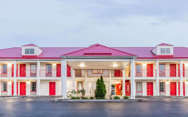 Super 8 by Wyndham Clinton